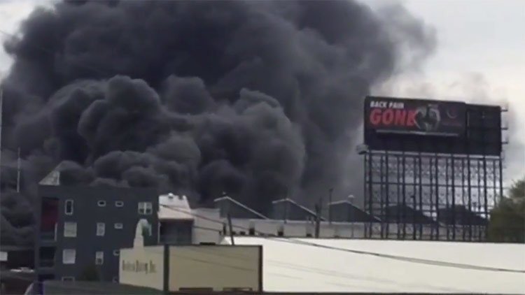 Una autopista elevada de Atlanta, EE.UU., colapsa tras un enorme incendio (FOTOS, VIDEO)