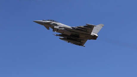 Foto: Cazas británicos despegan e interceptan un avión de carga húngaro