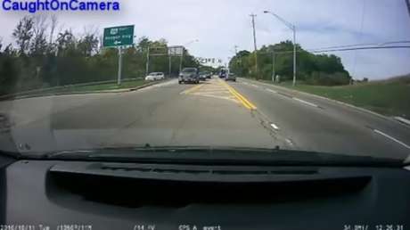 Conducía tranquilamente cuando se lleva el susto de su vida