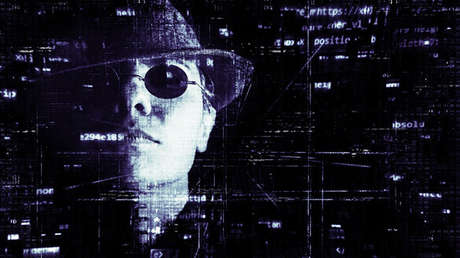 Pijama de leopardo y coche de lujo: Así vive el 'hacker' ruso más buscado por el FBI (según el NYT)