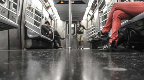 VIDEO: Latina defiende a una pareja de los insultos racistas de otra latina en metro de Nueva York