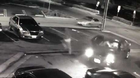 Un ladrón se dispara en la cabeza por accidente mientras huía de sus víctimas