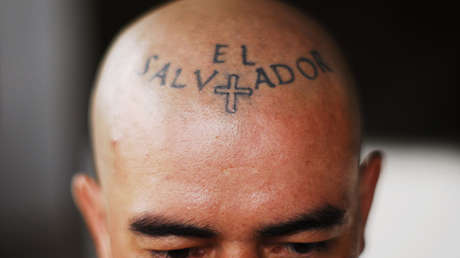 Por este motivo muchos latinos se están borrando los tatuajes en EE.UU.