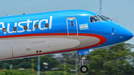 VIDEO: Avión tiene que volar en círculos sobre un aeropuerto porque la torre de control no contesta