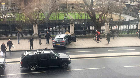 VIDEO: Capturan el momento en que una mujer cae al río Támesis durante el atentado de Londres
