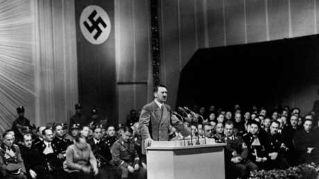 Kennedy, en su diario: "No hay evidencia completa de que el cuerpo que se encontró fuera de Hitler"
