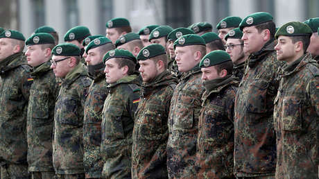 "Buscando a 'extras' de habla rusa la OTAN prepara acciones militares contra Rusia"