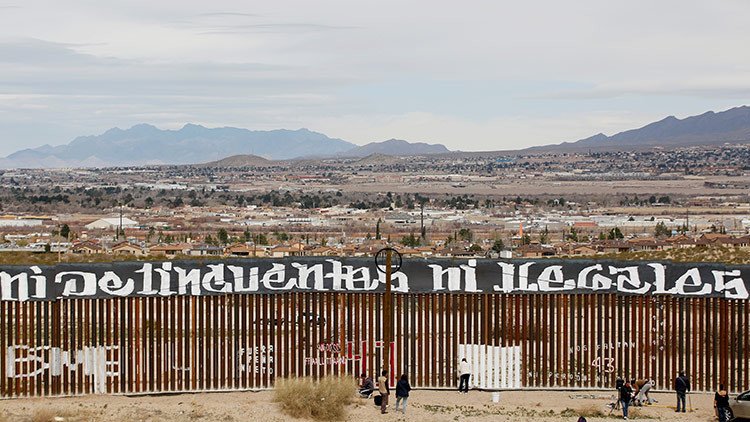 Amenazan de muerte a un contratista hispano por ofrecerse a construir el muro de Trump
