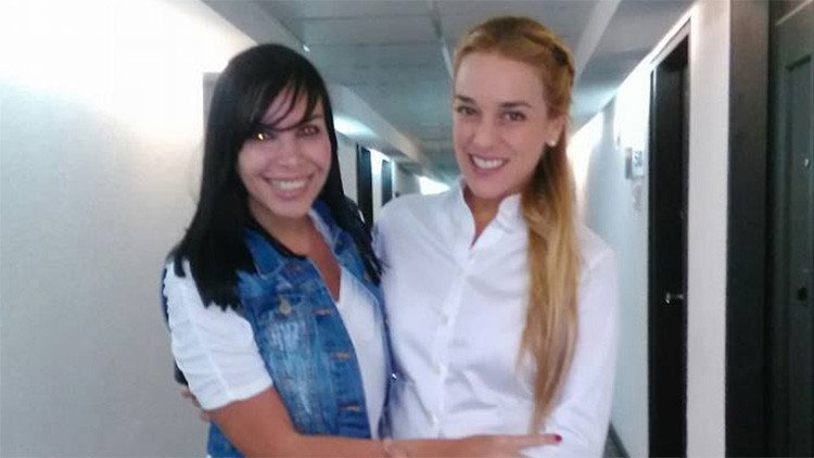 Detienen por falsificadora a novia de exdiplomático que acusó a Venezuela de legalizar a terroristas