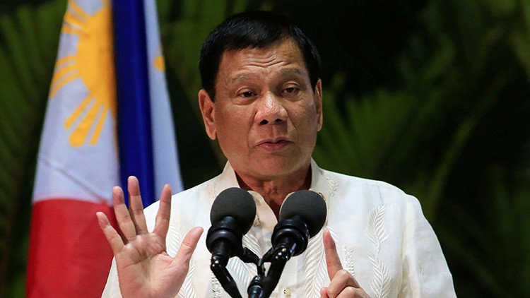 Duterte: "Estoy enfadado. Dicen que mato a gente, y la mato si destruye a nuestros hijos"