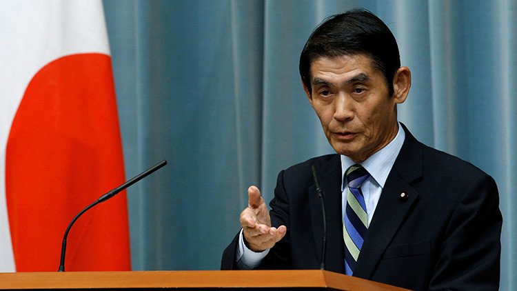"¡Salga y no regrese jamás!": Un ministro japonés pierde los nervios con un periodista (VIDEO)