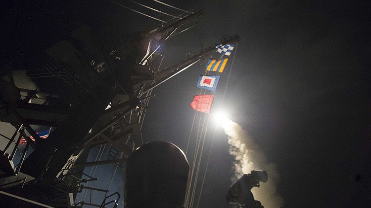 Las primeras imágenes del lanzamiento de misiles de EE.UU. a una base siria