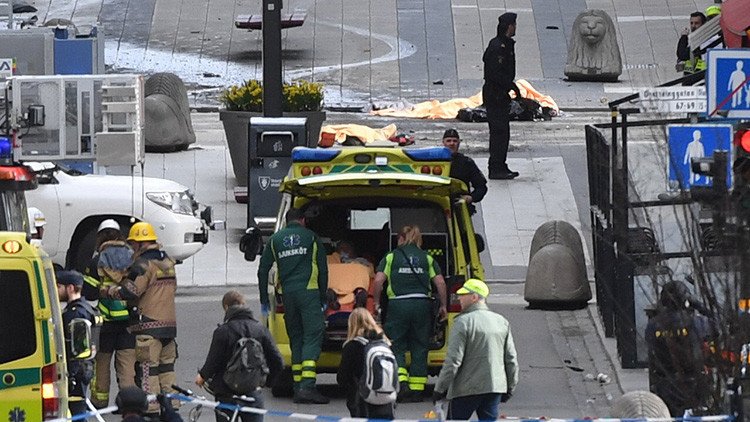 VIDEO: El momento exacto del atentado con un camión en Estocolmo