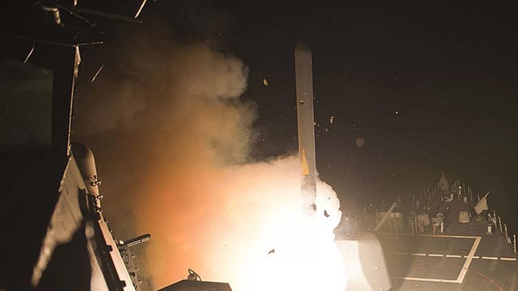 Así funcionan los misiles Tomahawk que utilizó EE.UU. para atacar una base aérea en Siria