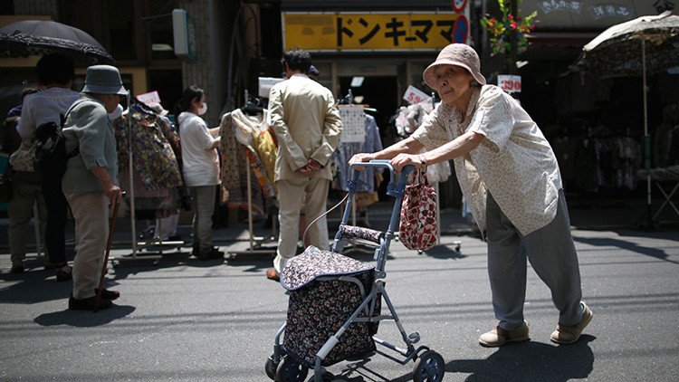 Japón puede perder 40 millones de habitantes por problemas sexuales en 50 años