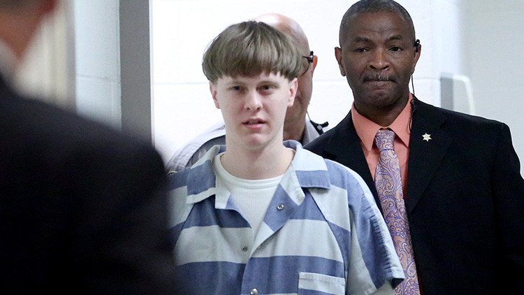 Condenan a nueve cadenas perpetuas a Dylann Roof, el asesino de Charleston
