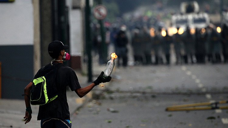 ¿Qué persigue la violencia generada en Caracas?