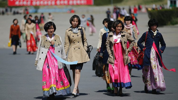 Corea del Norte se viste de fiesta para el Día del Sol 