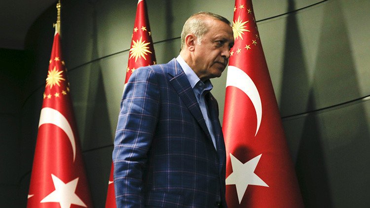 Erdogan discutirá la reinstauración de la pena capital en Turquía