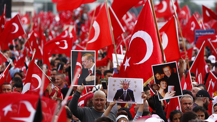 Erdogan calificado como "dictador turco" en la Wikipedia tras el 'sí' en el referéndum 
