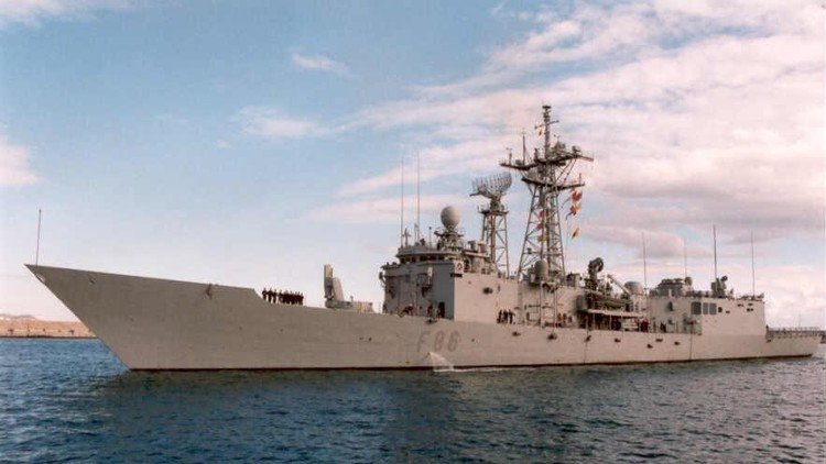 Puñaladas a bordo: el sargento gay de la Armada española que se cansó de sufrir burlas