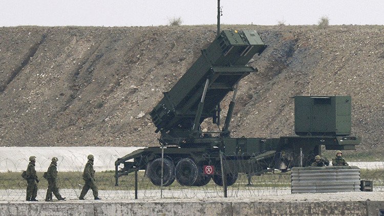 Japón considera la posibilidad de responder militarmente a un ataque norcoreano con misiles
