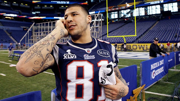 Hallan ahorcado en su celda al exjugador del New England Patriots Aaron Hernández