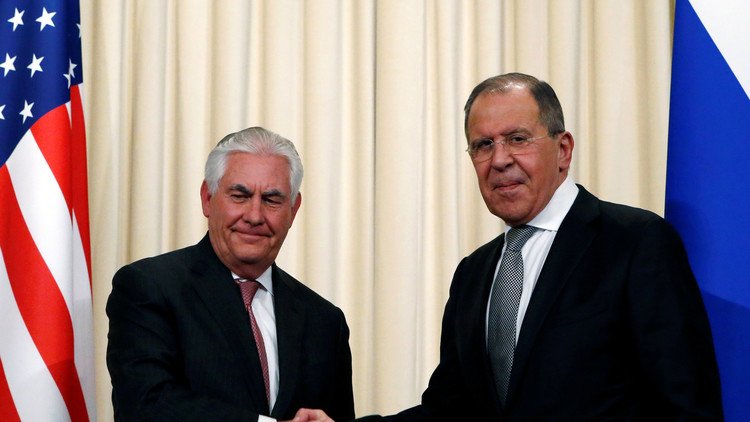 Lavrov y Tillerson abordan la cuestión siria y las relaciones entre Rusia y EE.UU.