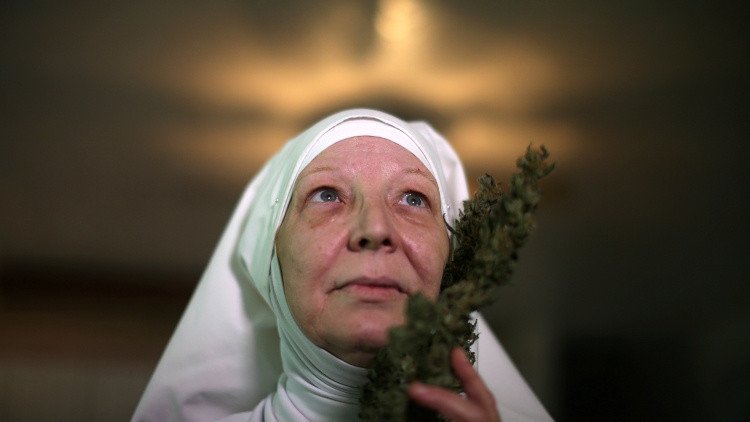 Las monjas de la marihuana: Una 'orden' cultiva cannabis y hace con él medicinas para curar al mundo