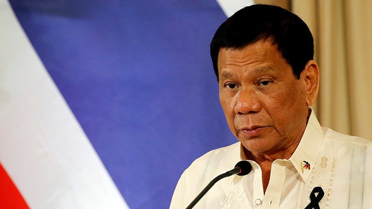 "Vivos o muertos": Duterte ofrece millonaria recompensa por la cabeza de siete terroristas