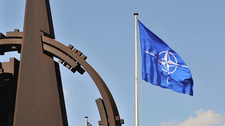 Por primera vez, un país bombardeado por la OTAN vota a favor de su integración en la Alianza