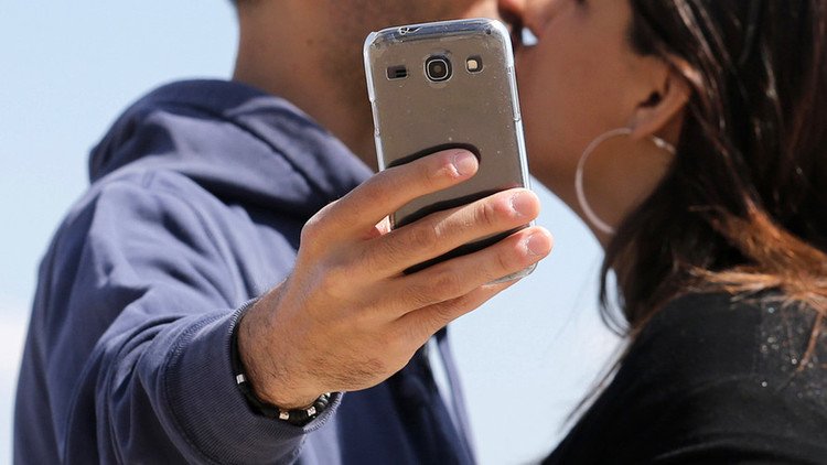 'Hoy no, Satán': el selfi de una pareja horroriza la Red (FOTO)