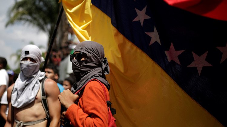 "En Venezuela la oposición hace ver a Caín como si fuera Abel"