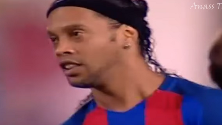 Clásico de Leyendas: La magia de Ronaldinho vuelve a brillar con pases y controles de lujo