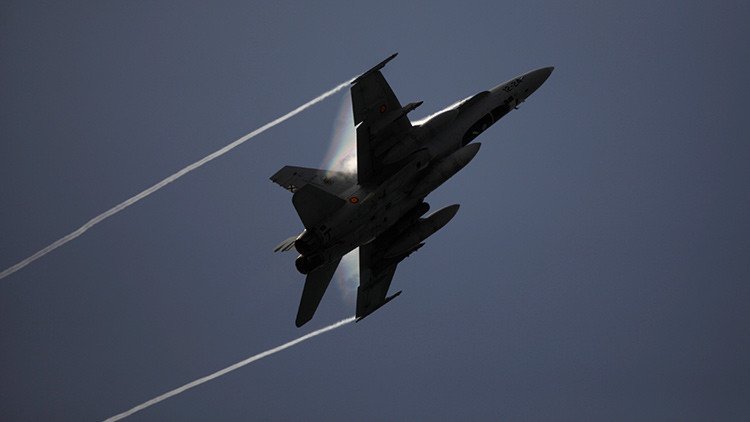 España despliega cazas F-18 cerca de la frontera con Rusia (Video)