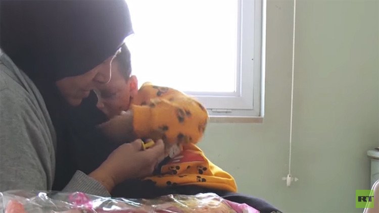 Así luce hoy la niña iraquí que sobrevivió al fuego cruzado entre terroristas y EE.UU. (VIDEO)