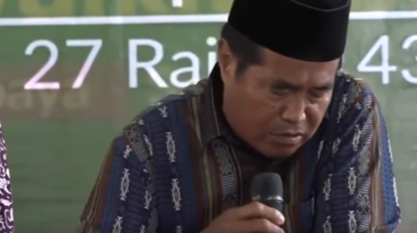 Fuerte video: Famoso orador muere en directo mientras recitaba versos del Corán