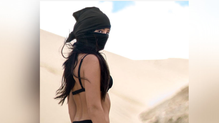 Una modelo de Playboy indigna a los maoríes con una foto desnuda sobre una montaña sagrada