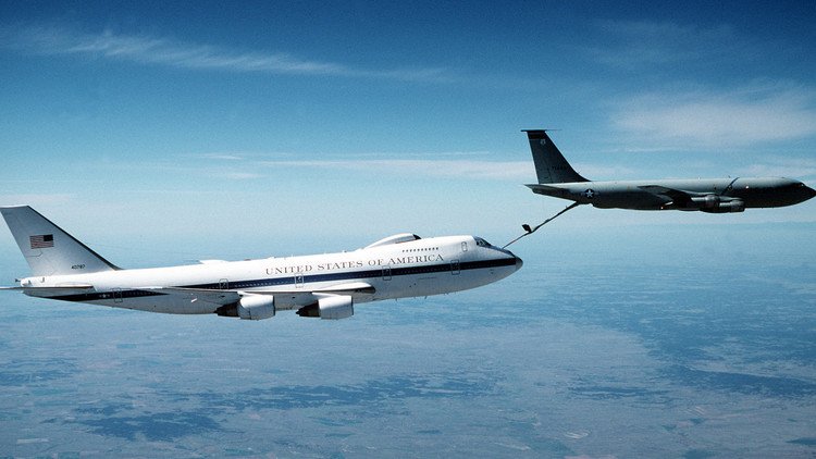 El 'avión del juicio final': Así es la aeronave que protegerá a Trump en caso de una guerra nuclear