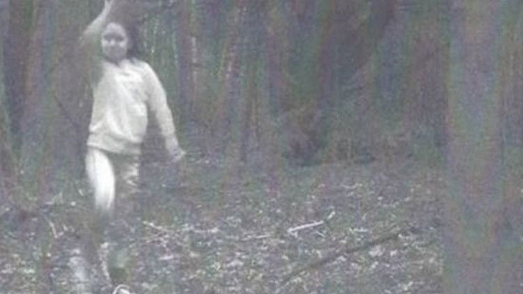 La verdad detrás de la foto de la 'niña fantasma' que ha causado revuelo en EE.UU.