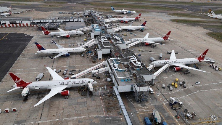 Londres: Suspenden todos los vuelos en una terminal de Heathrow por un problema de seguridad