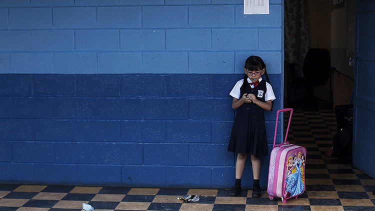 Anuncio del Día del Maestro en Puerto Rico: Cerrarán 184 escuelas por la crisis económica
