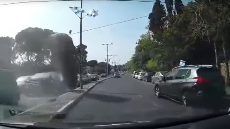 El impactante accidente de un Audi 'volador' en Israel 