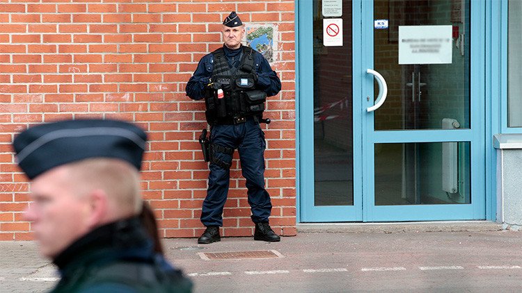 Evacúan un centro comercial en el norte de Francia por una falsa alarma