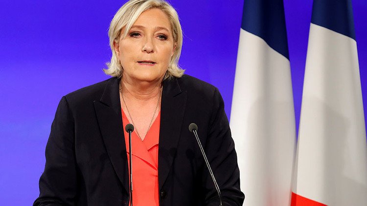 Marine Le Pen anunció que reformará el Frente Nacional
