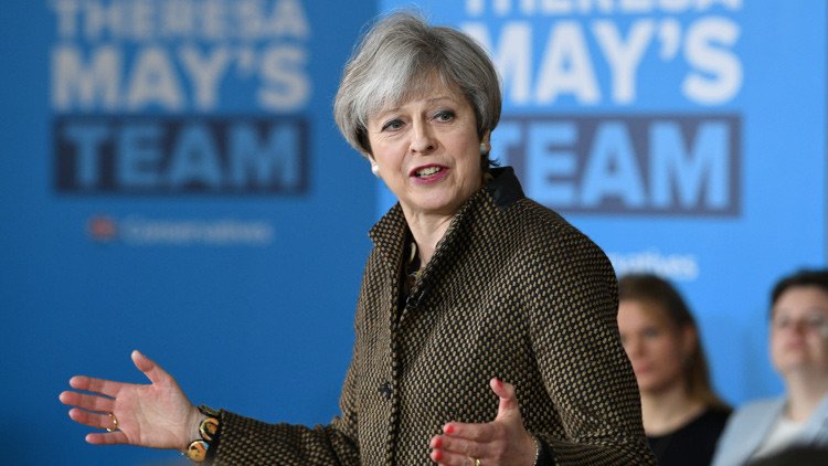 Theresa May pide un mandato tan fuerte como el de Macron para negociar 'Brexit' correctamente