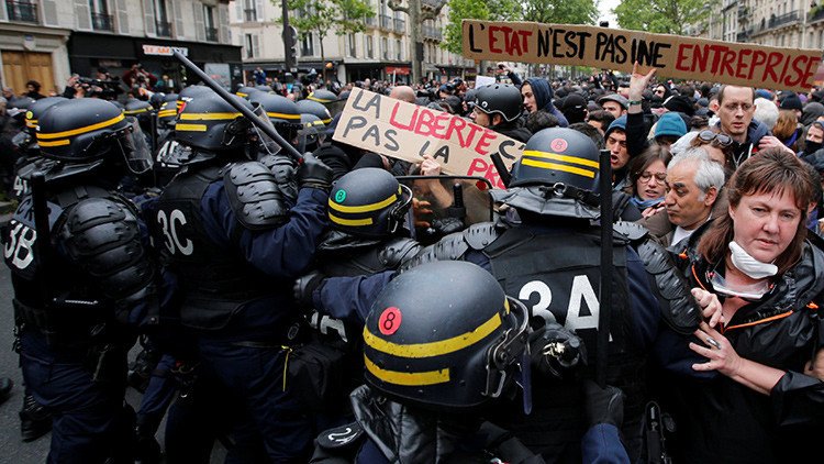 Disturbios en París tras la elección del nuevo presidente Emmanuel Macron