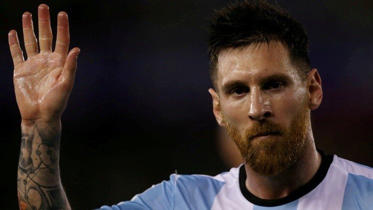 La otra cara de la popularidad: El 'Messi' iraní necesita a la Policía para su propia protección