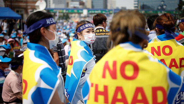Cientos de surcoreanos recurren a los tribunales para evitar el despliegue del THAAD (Fotos)