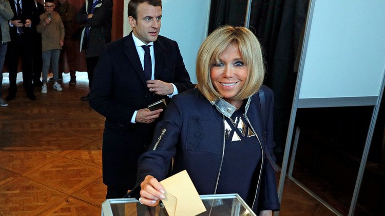 Maestra, musa y esposa: Brigitte, el arma secreta de Emmanuel Macron 